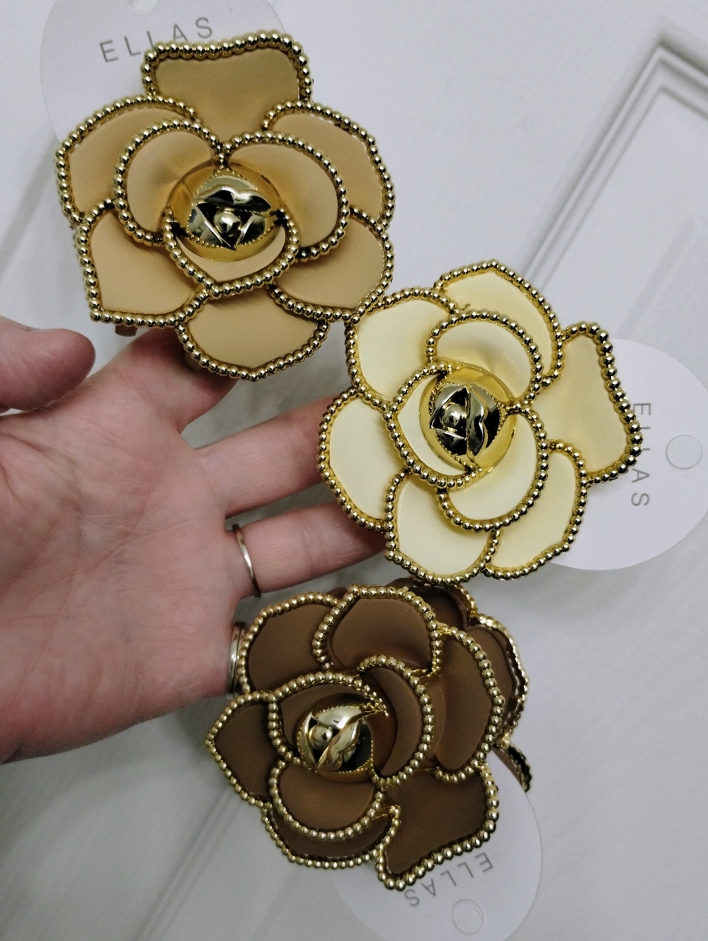 Camellia Hair Clips NWT 3 Pieces - Picture 7 of 12